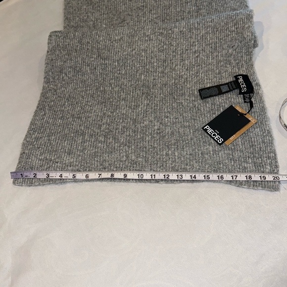 Pieces Cashmere Wool Blend Wrap Scarf Heathered Gray Knit Soft Feminine Cozy - Picture 6 of 9